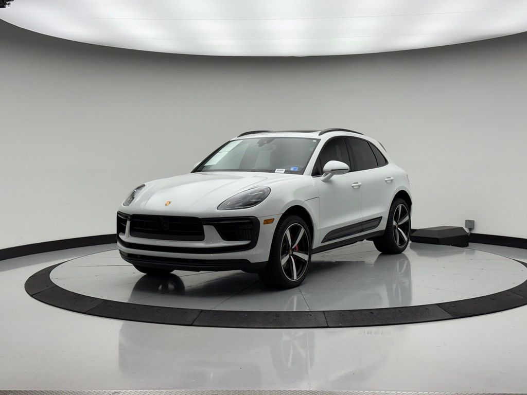Thumbnail: 2026 Porsche Macan - 1