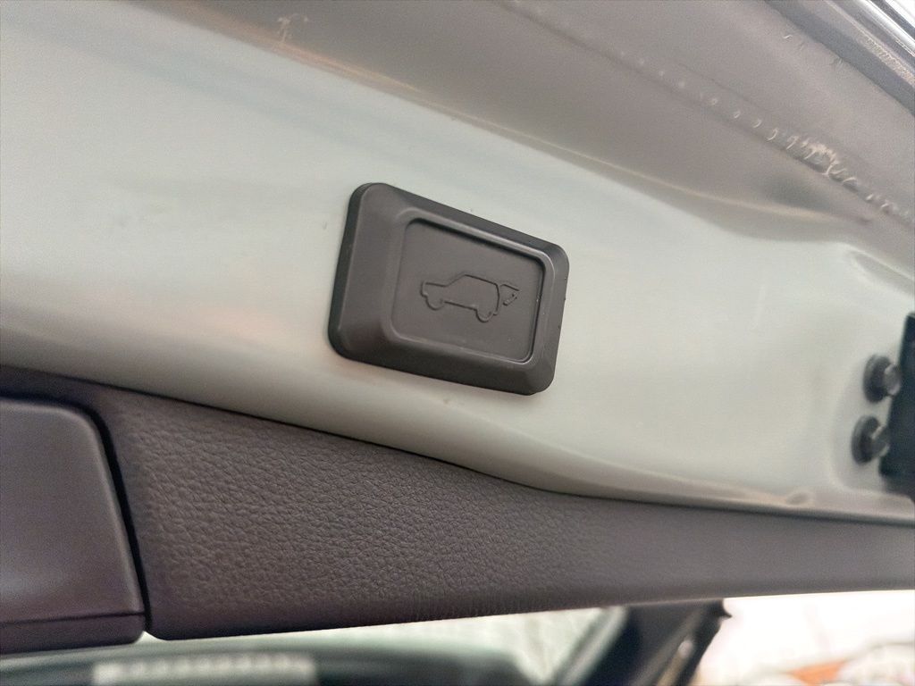 Thumbnail: 2019 Toyota RAV4 - 23