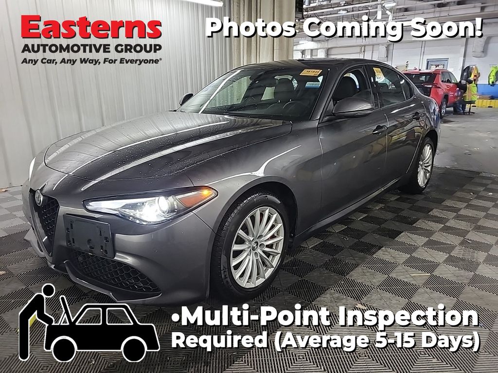 2022 Alfa Romeo Giulia Base's photo