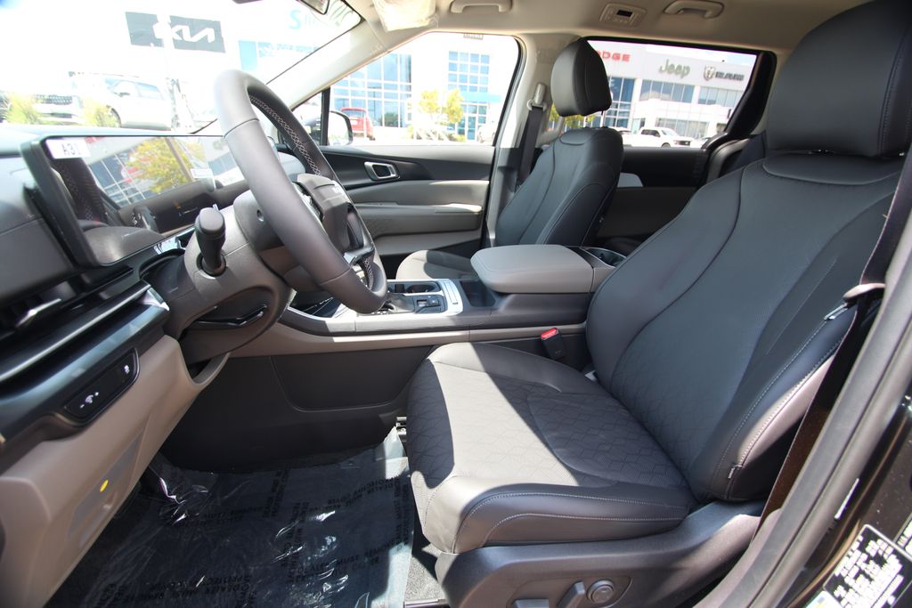 New 2027 Kia Carnival MPV Van