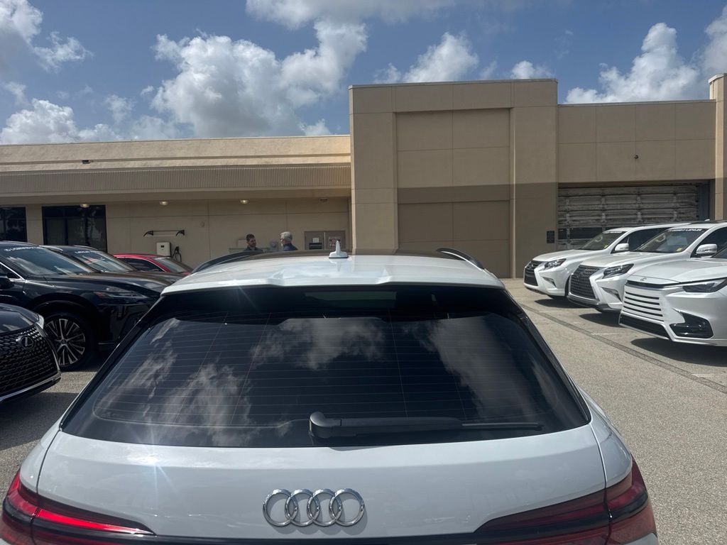 Used 2022 White Audi 4.2 image 5