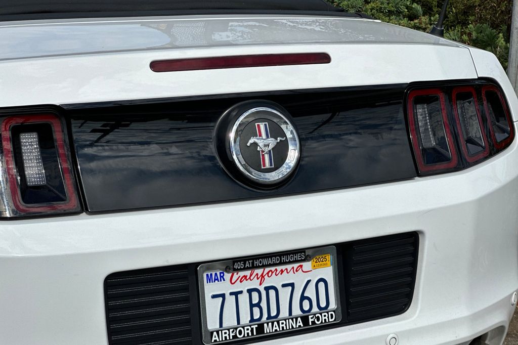 2014 Ford Mustang V6 27