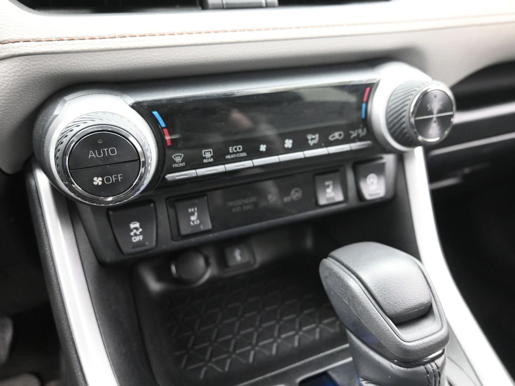 Used 2022 Red Toyota XLE image 16