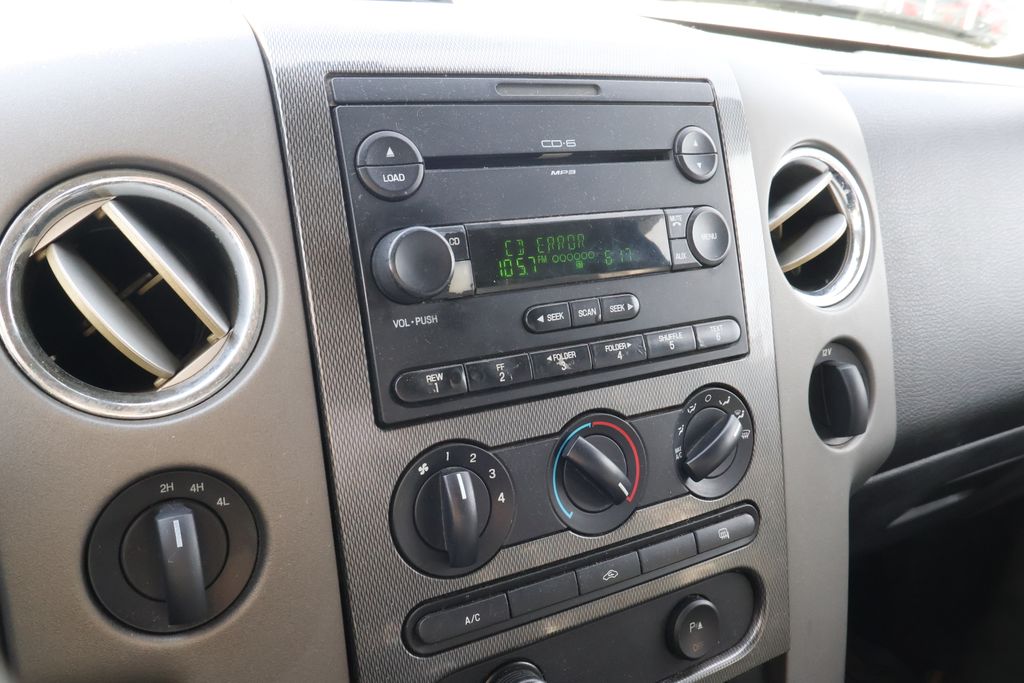 Thumbnail: 2005 Ford F-150 - 24