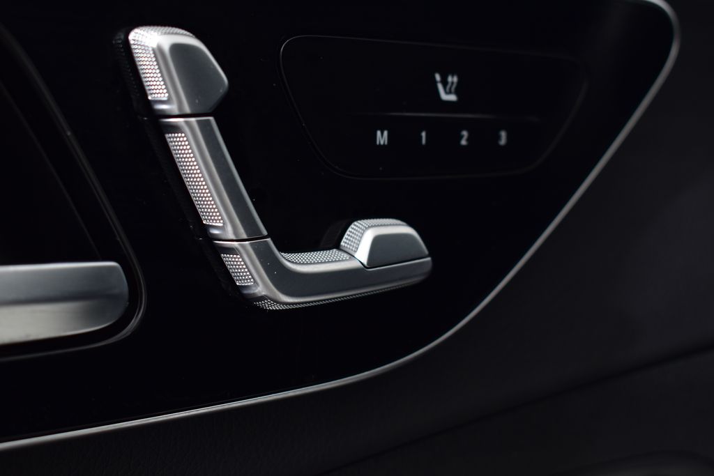 Thumbnail: 2023 Mercedes-Benz C-Class - 12