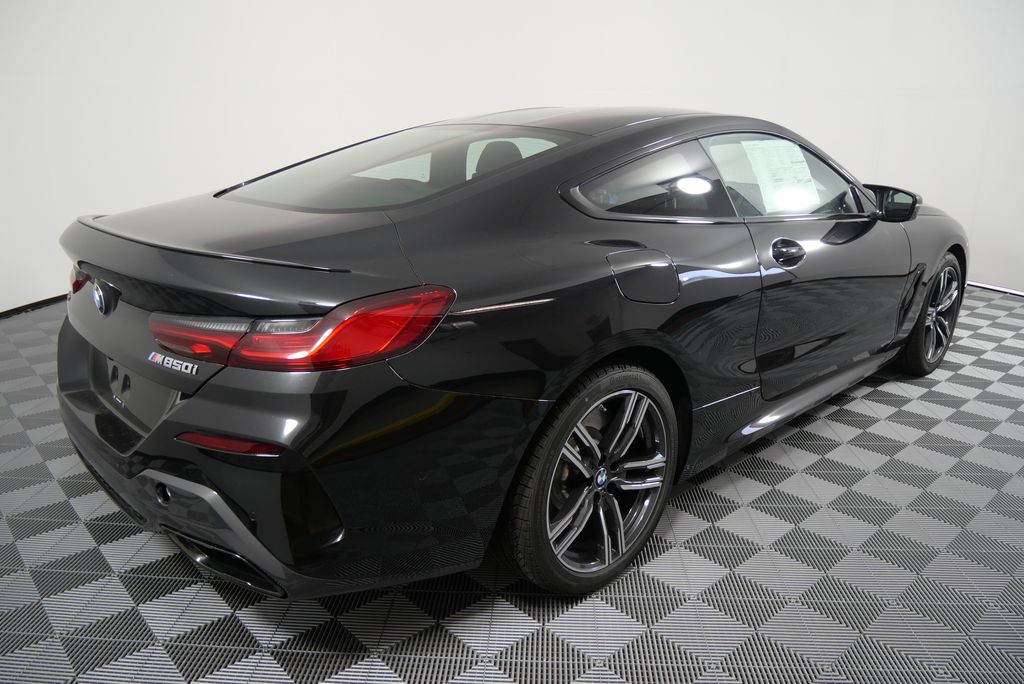 2025 BMW 8 Series M850i xDrive 5