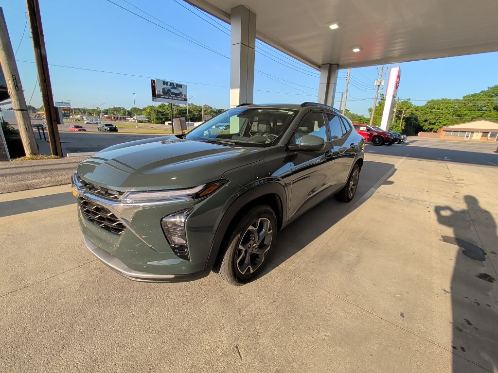 Cypress Gray 2025 Chevrolet Trax LT FWD SUV / Crossover Front-Wheel Drive 6-Speed Automatic