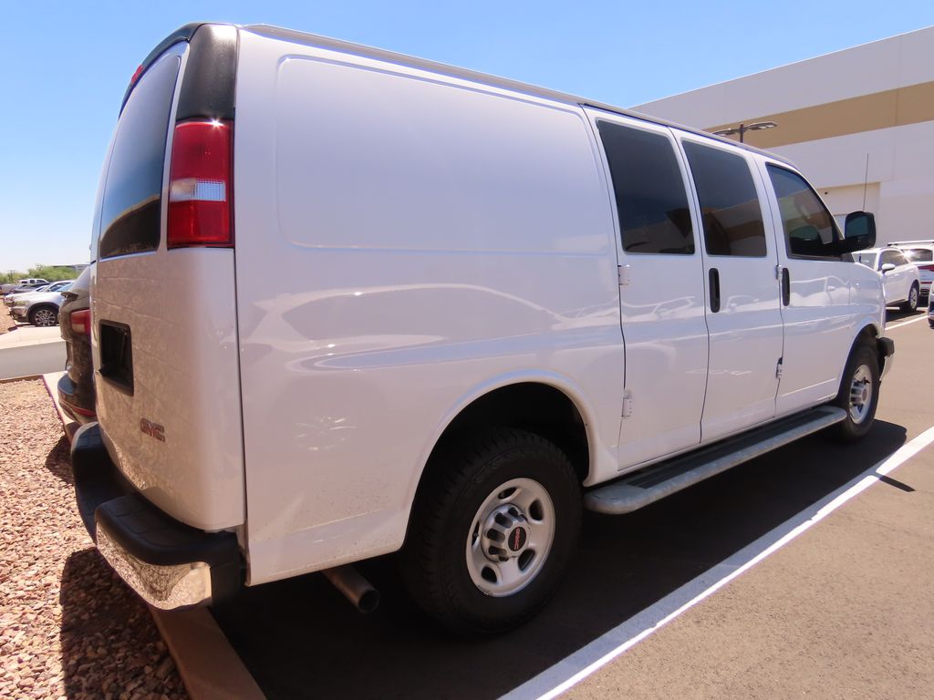 Thumbnail: 2021 GMC Savana - 3