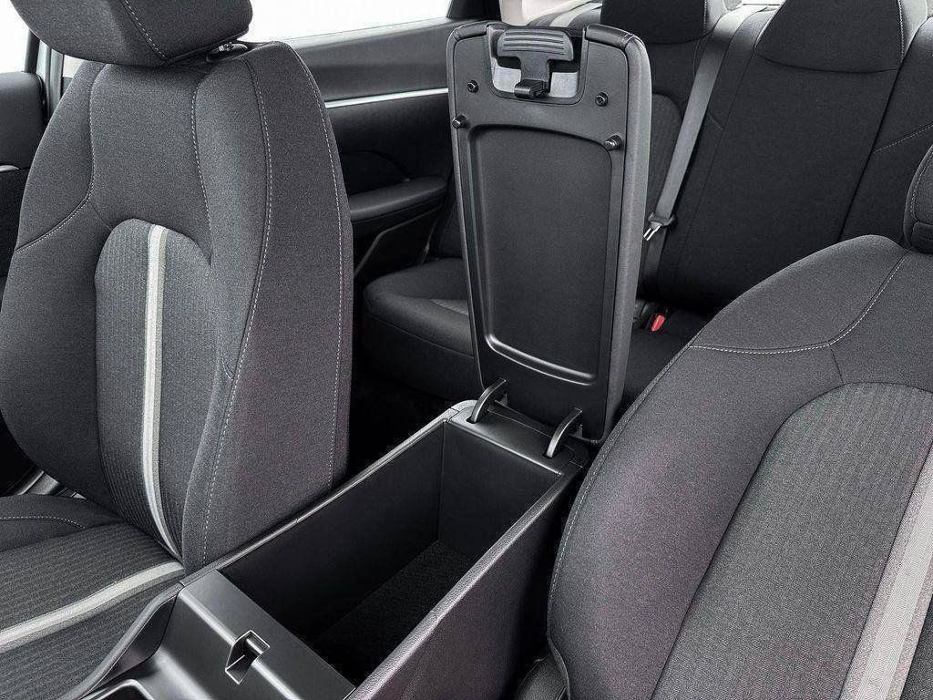 New 2026 White Hyundai SE image 18