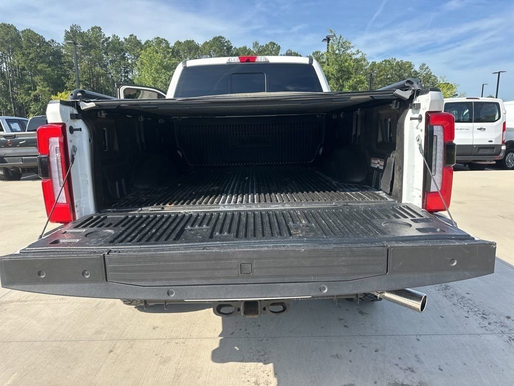 2024 White Metallic Ford Super Duty F-250 SRW Platinum 4X4 Truck
