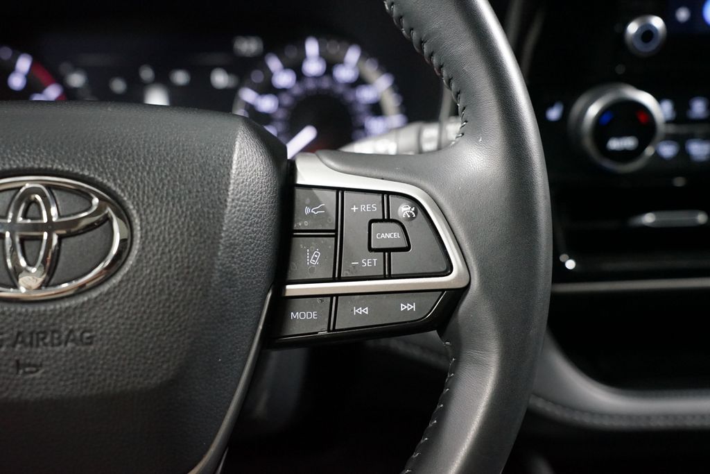 Thumbnail: 2024 Toyota Highlander - 13