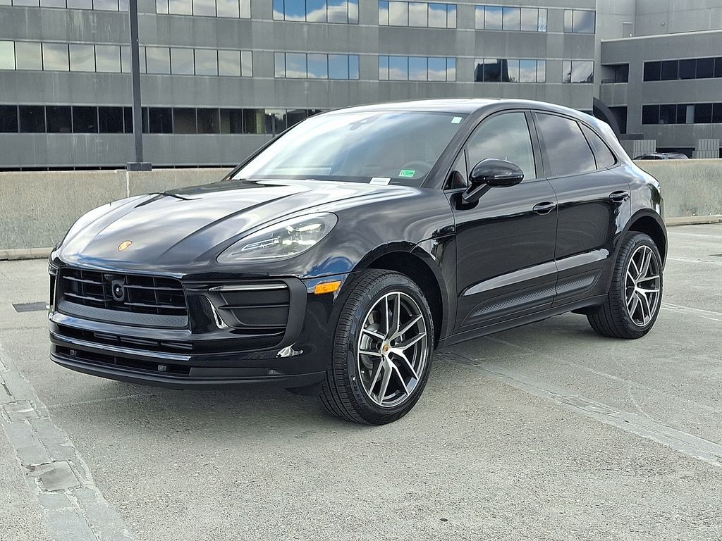 Thumbnail: 2026 Porsche Macan - 1