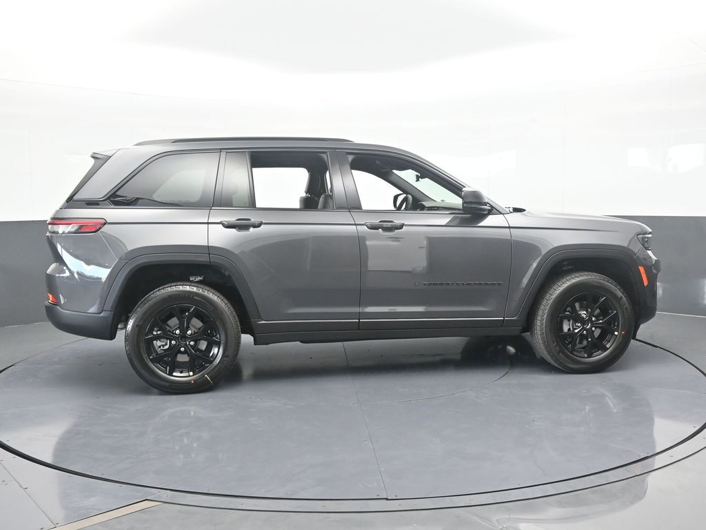 New 2025 Baltic Gray Metallic Clearcoat Jeep Altitude X image 7