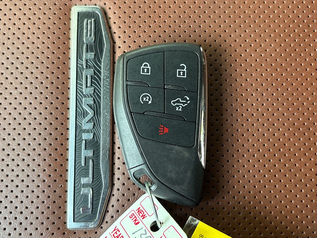 Certified Used 2024  GMC Denali Ultimate image 34