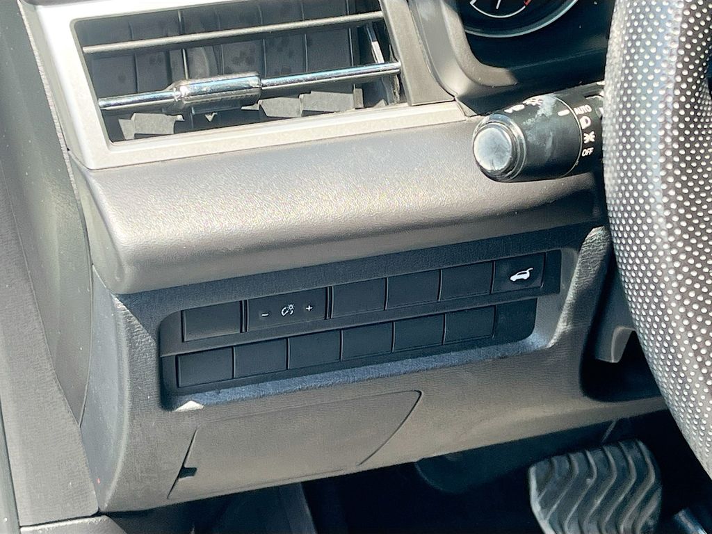 Used 2022 Silver Mitsubishi Black Edition image 10