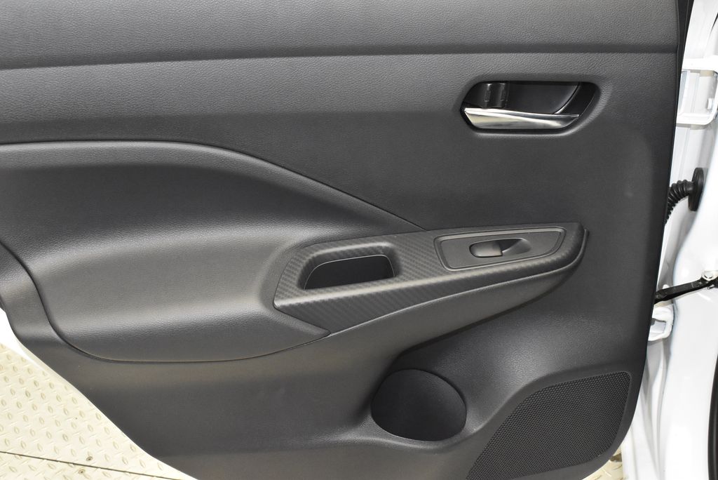 2025 Nissan Versa 1.6 SV 31