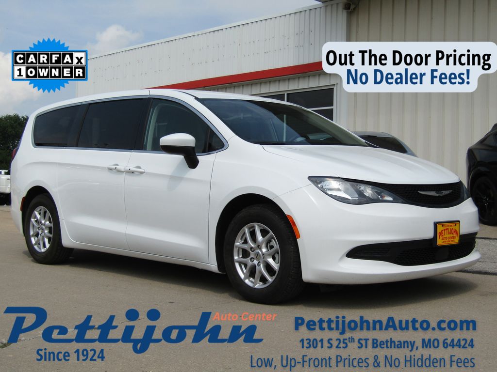 2023 Chrysler Voyager LX FWD