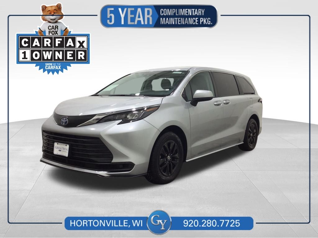 2024 Toyota Sienna LE 8-Passenger FWD