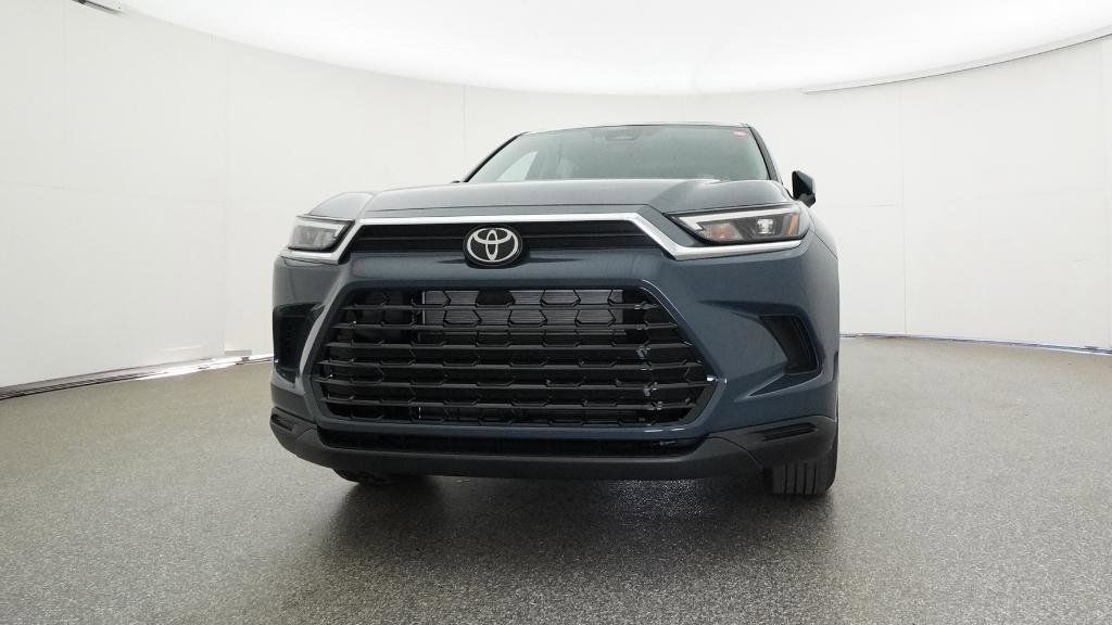 2025 Toyota Grand Highlander XLE 23