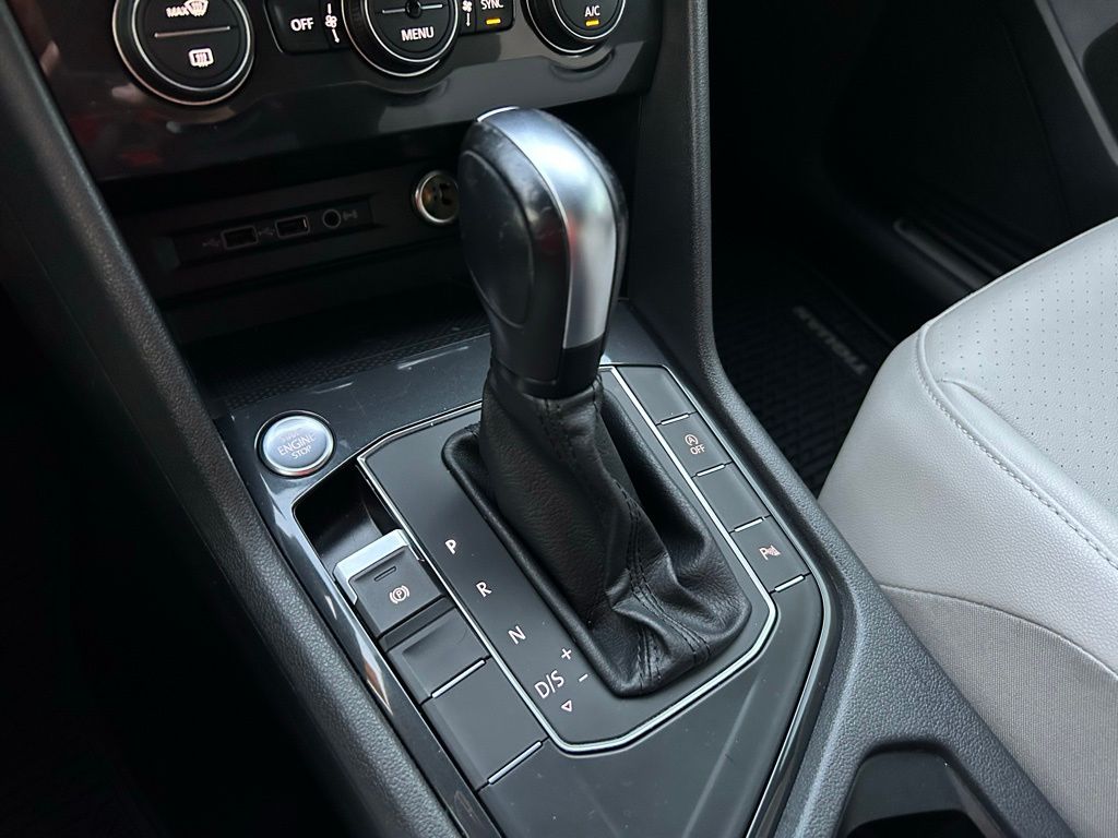 Thumbnail: 2020 Volkswagen Tiguan - 25