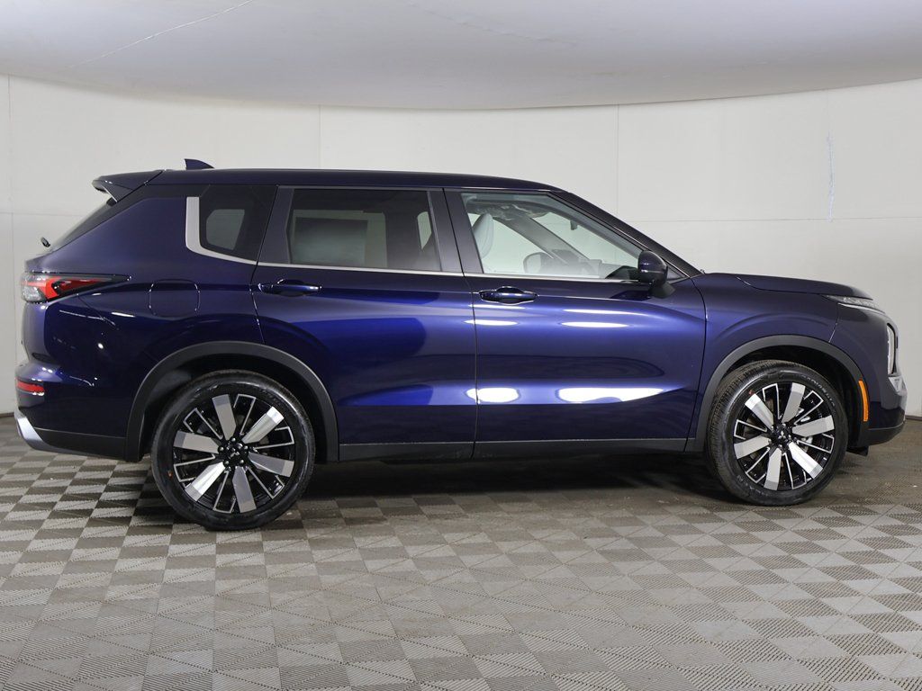 New 2026 Blue Mitsubishi SE image 20