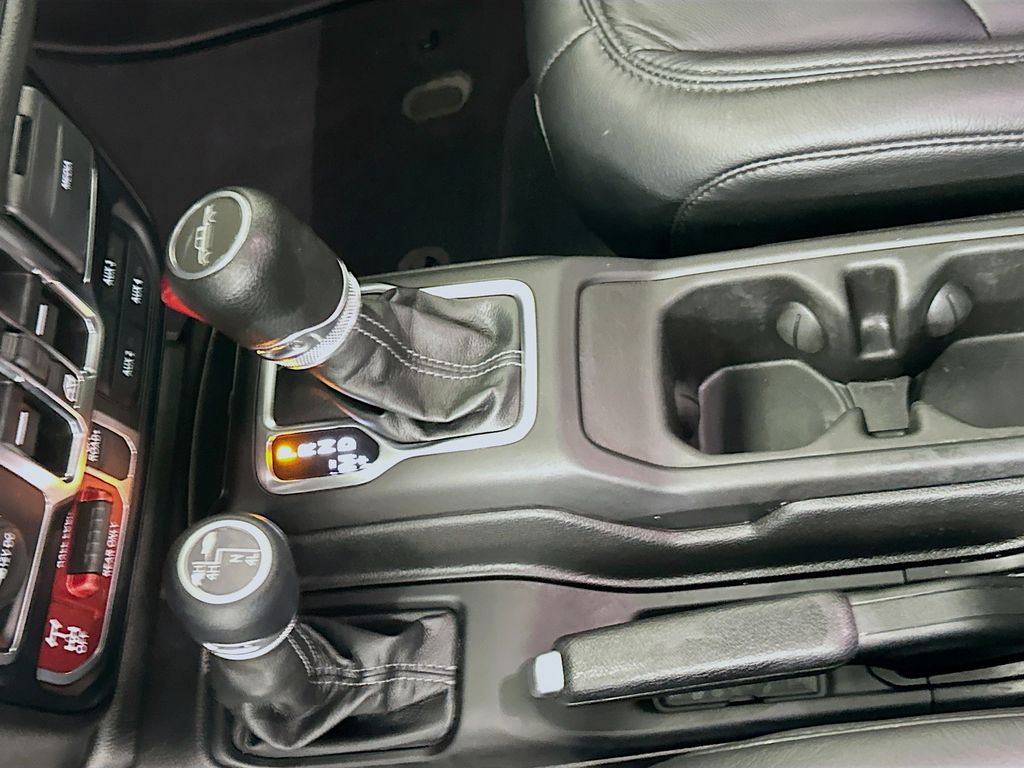 Thumbnail: 2024 Jeep Gladiator - 16