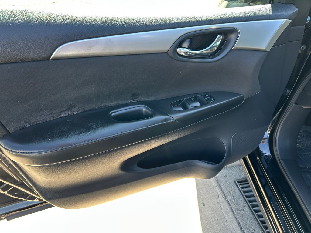 2018 Nissan Sentra S 11