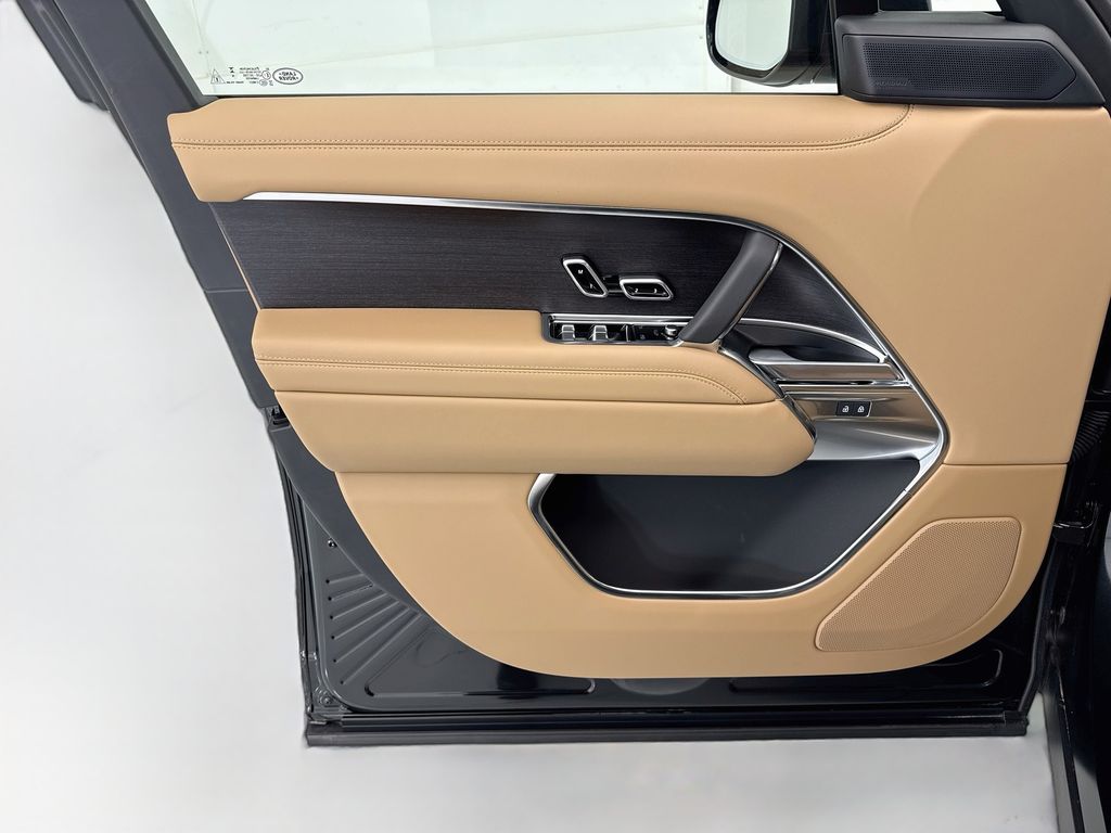 Thumbnail: 2026 Land Rover Range Rover - 23