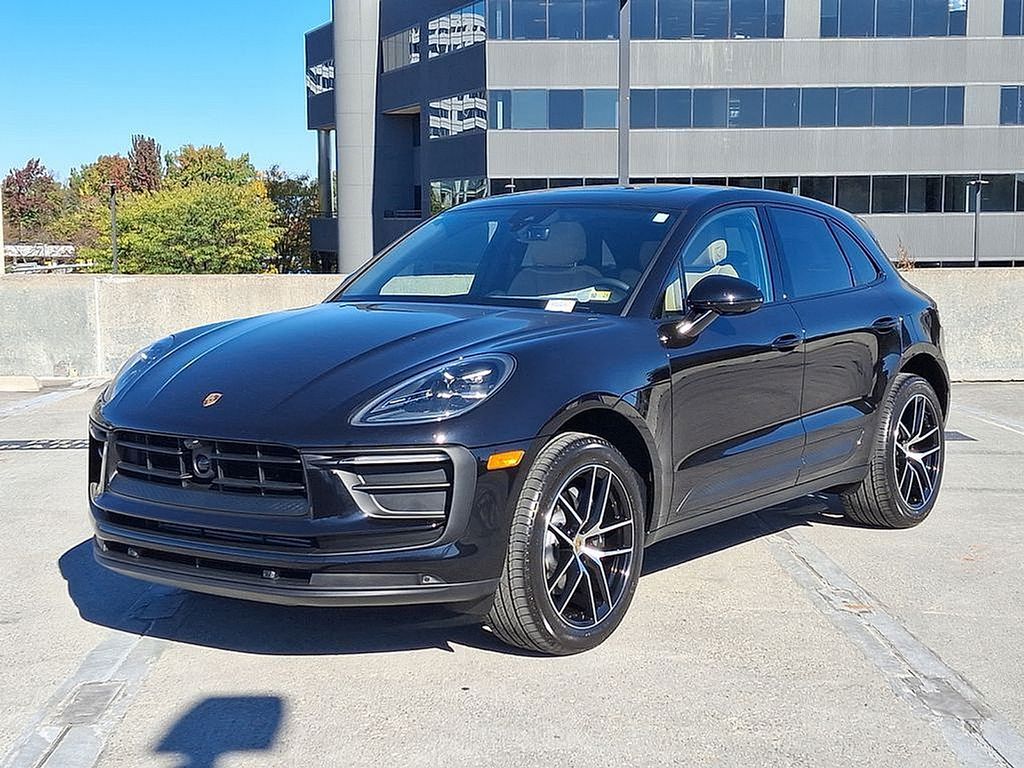 2025 Porsche Macan  -
                  Vienna, VA
