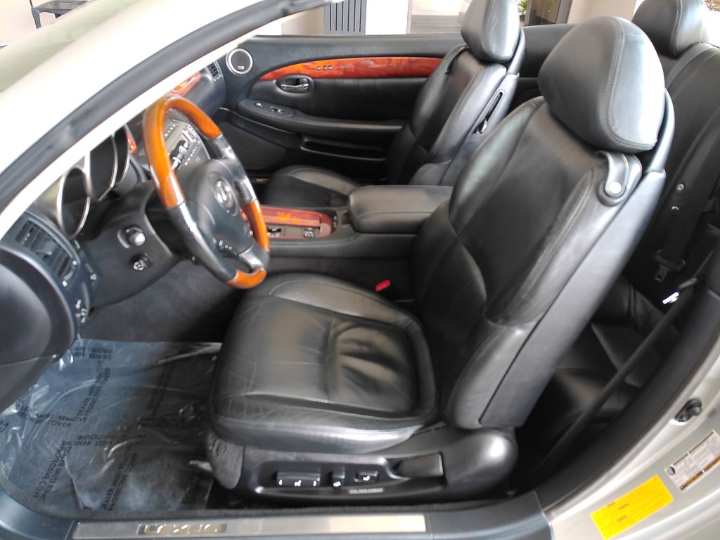 Used 2005 Silver Lexus 430 image 9