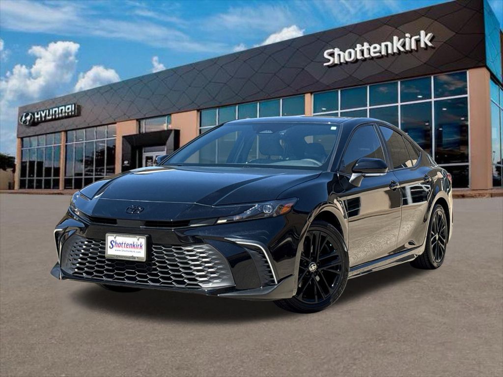 2025 Toyota Camry SE FWD