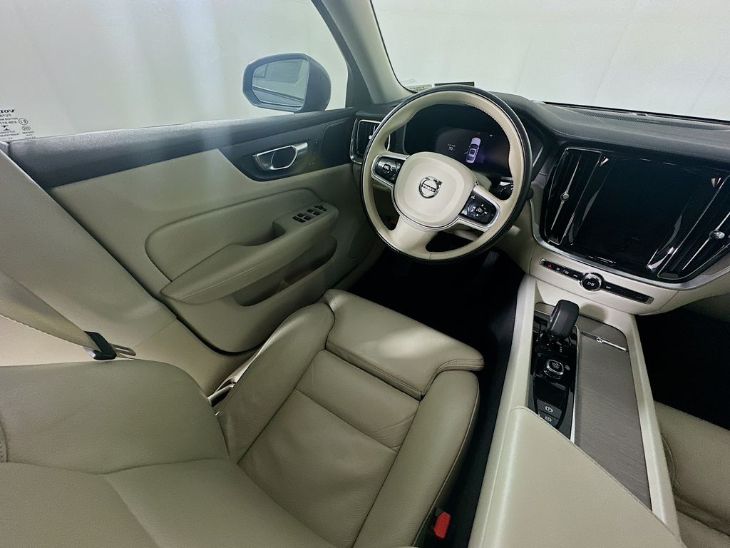 Used 2023 Blue Volvo Ultimate image 9
