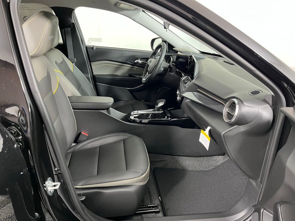 Thumbnail: 2026 Chevrolet Trax - 8