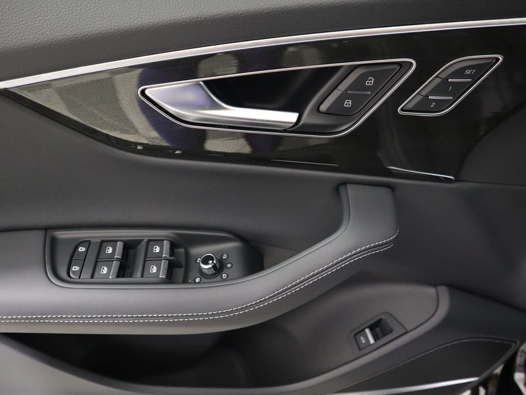 Thumbnail: 2026 Audi Q7 - 26