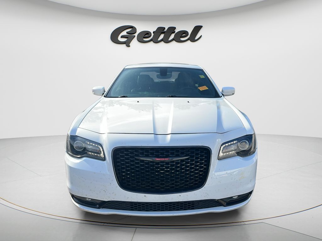 Used 2023 White Chrysler S image 2