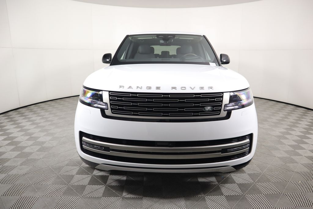 2025 Land Rover Range Rover SE 2