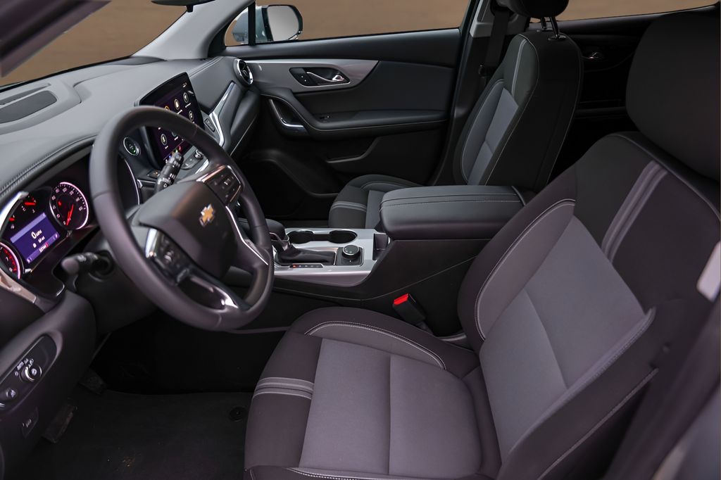 Used 2024 Gray Chevrolet LT image 9