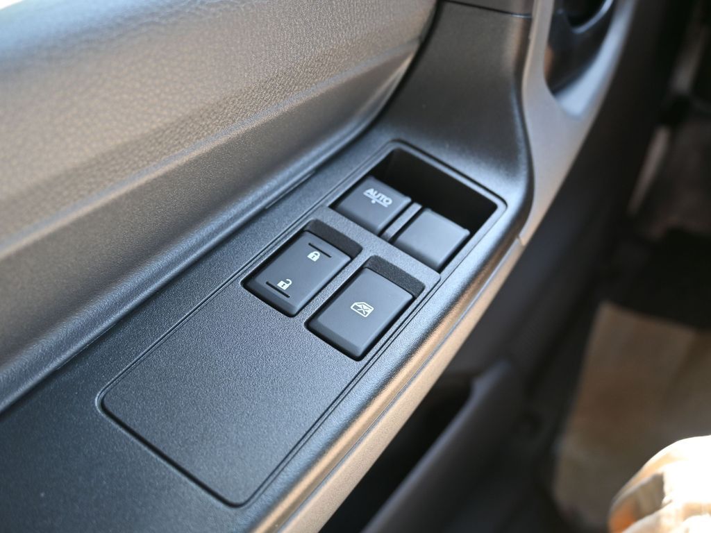 2025 Isuzu NPR XD 