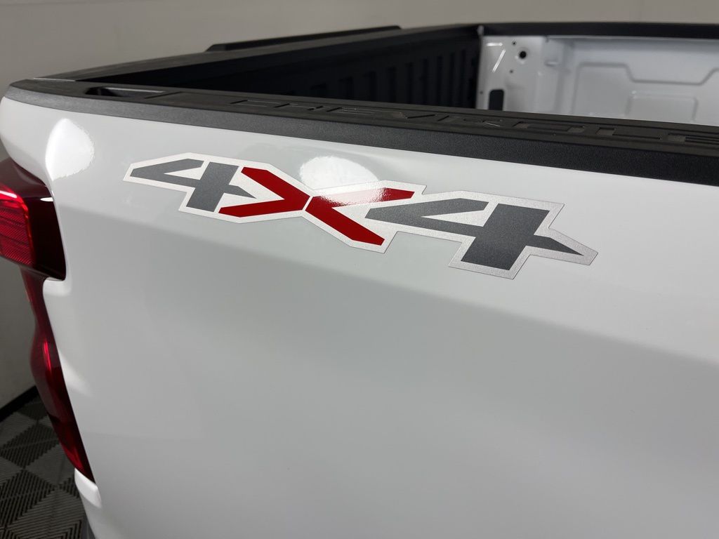 Thumbnail: 2026 Chevrolet Silverado 1500 - 15