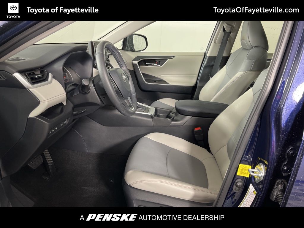 Thumbnail: 2021 Toyota RAV4 - 22