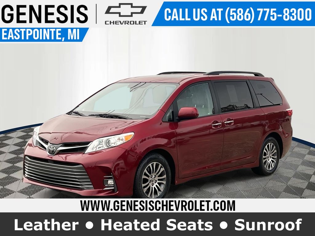 2018 Toyota Sienna XLE 7-Passenger FWD with Auto-Access Seat