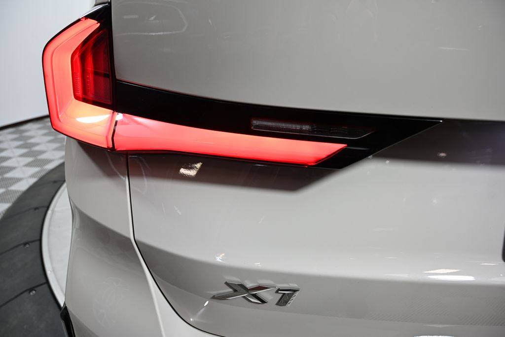 Thumbnail: 2026 BMW X1 - 11