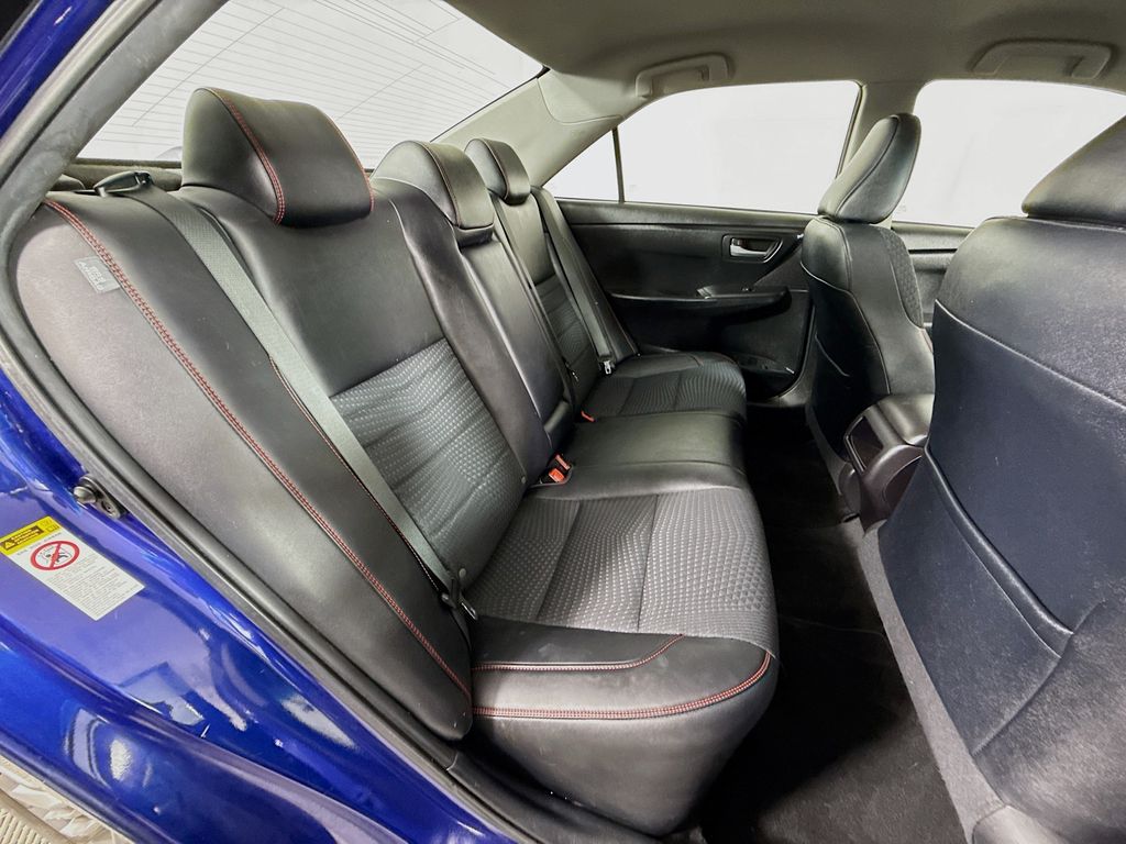 Thumbnail: 2015 Toyota Camry - 25