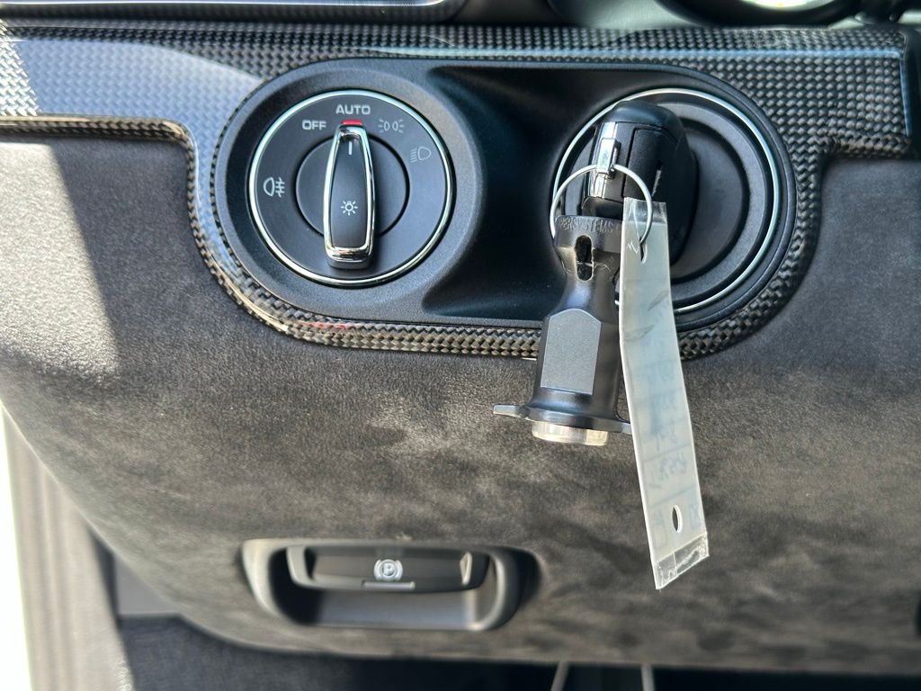 Thumbnail: 2018 Porsche 911 - 20