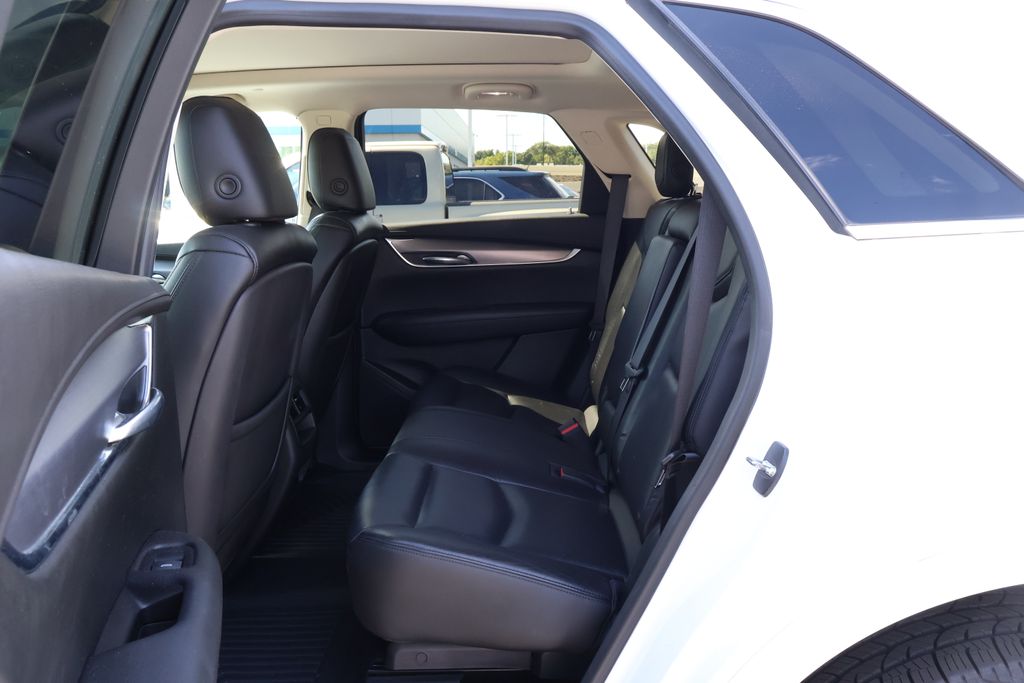 Thumbnail: 2017 Cadillac XT5 - 32