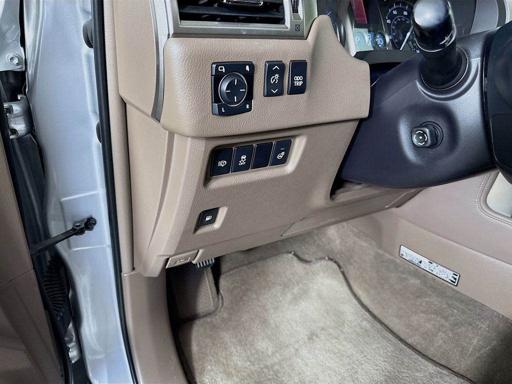 Thumbnail: 2016 Lexus GX - 10