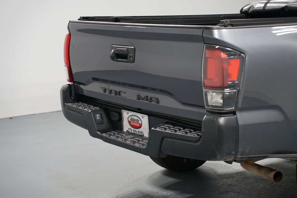 Thumbnail: 2022 Toyota Tacoma - 10
