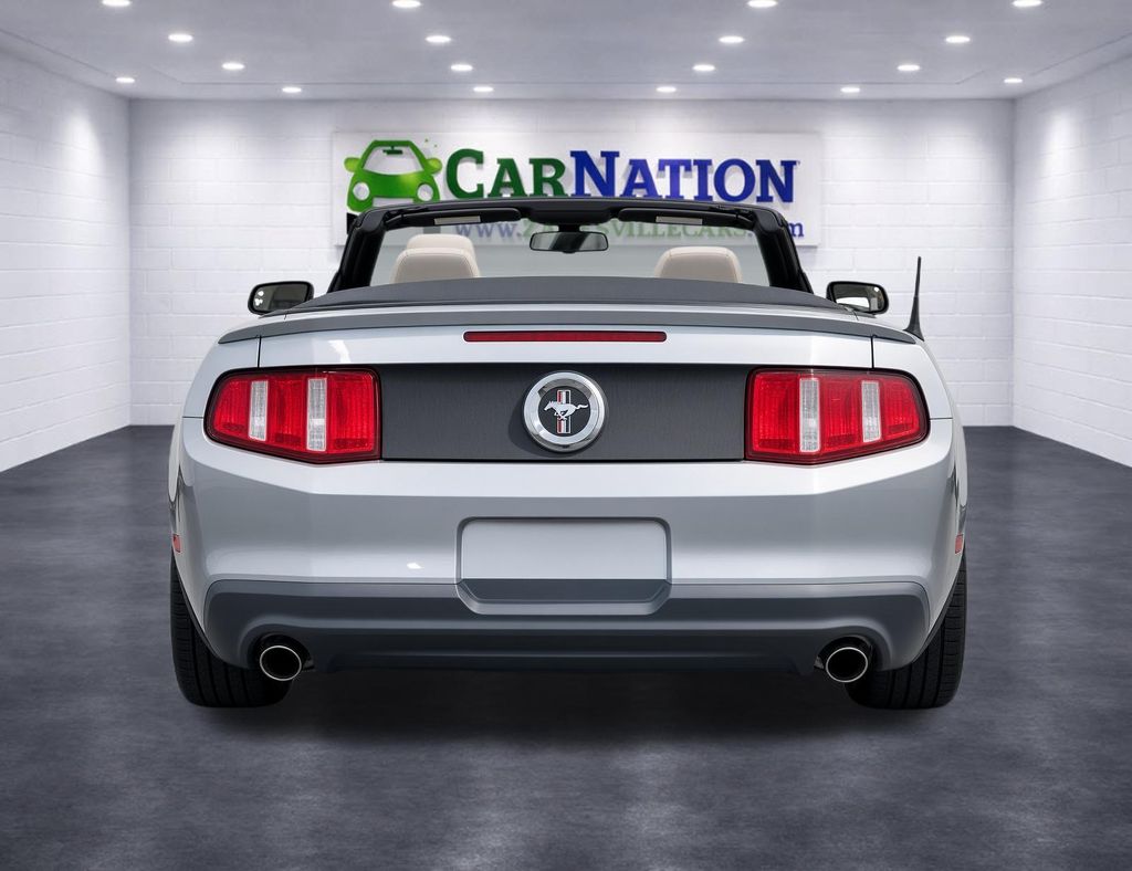 2011 Ford Mustang V6 Premium - Image 3