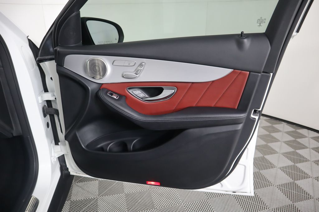 2021 Mercedes-Benz GLC 300 26