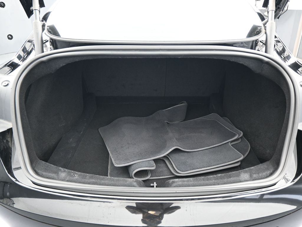 Used 2025  Tesla Long Range image 32